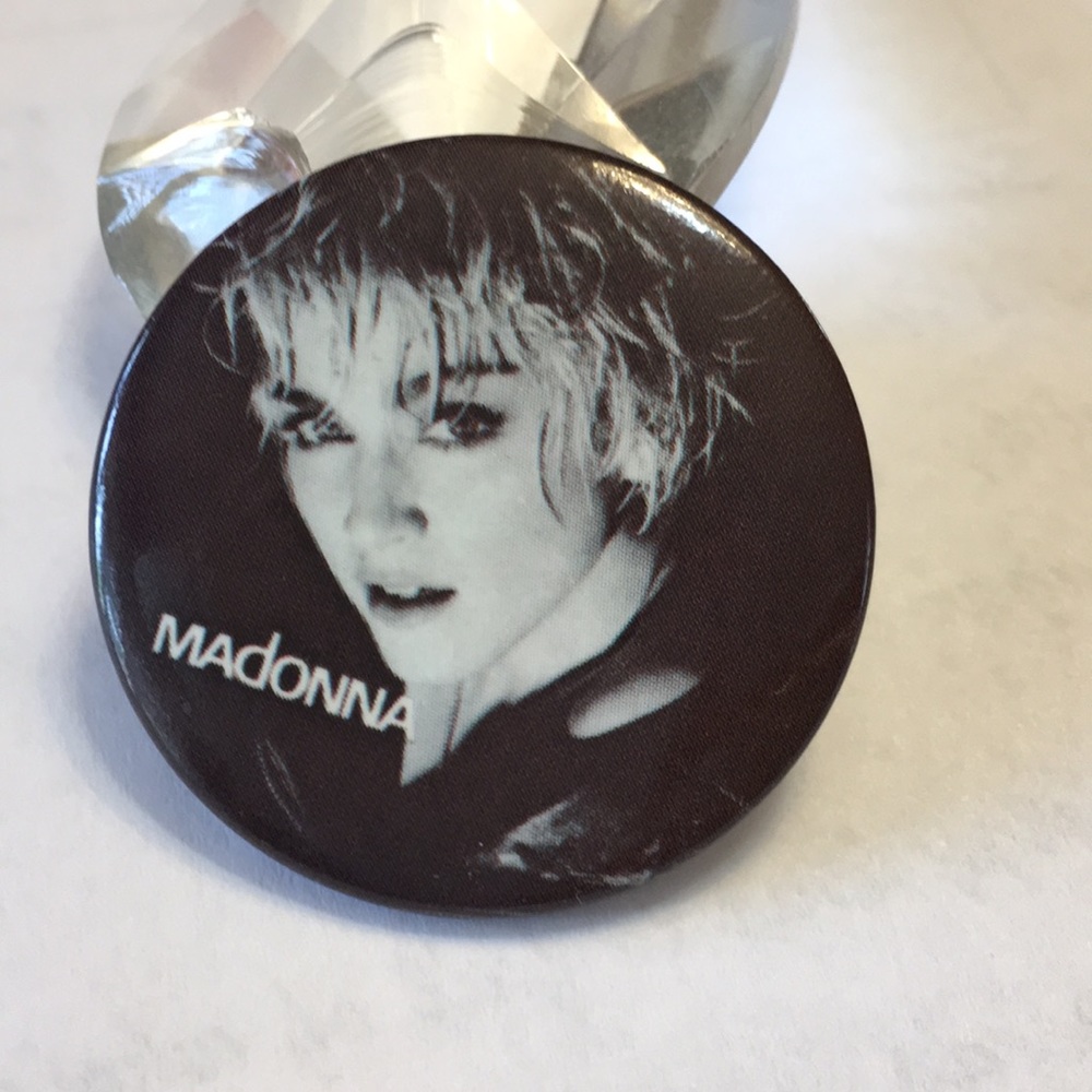 Madonna pin